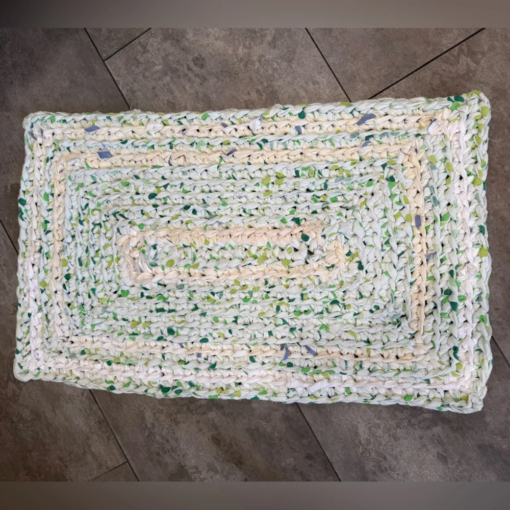 Handmade crocheted rag rug bathroom mat 18x28” rectangular
